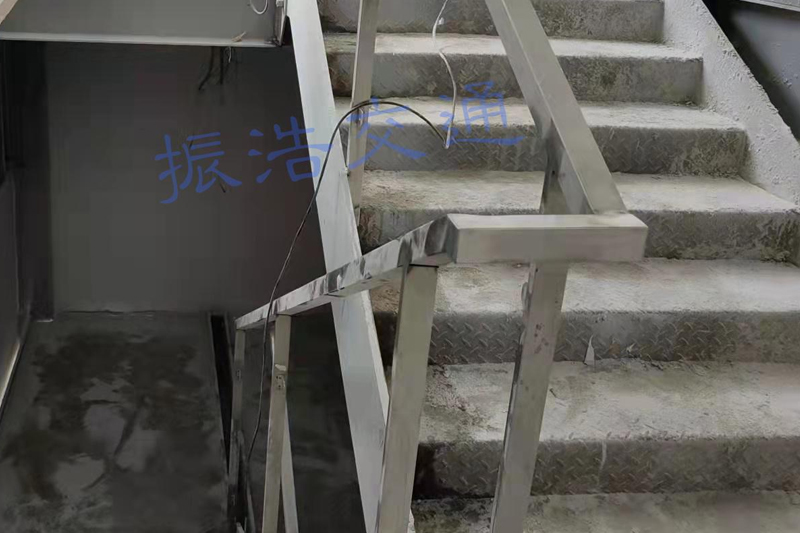 ステンレス製ガードレール